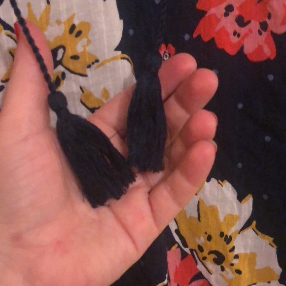 Vivid floral tank with tassels; Old Navy (L) - Picture 4 of 7